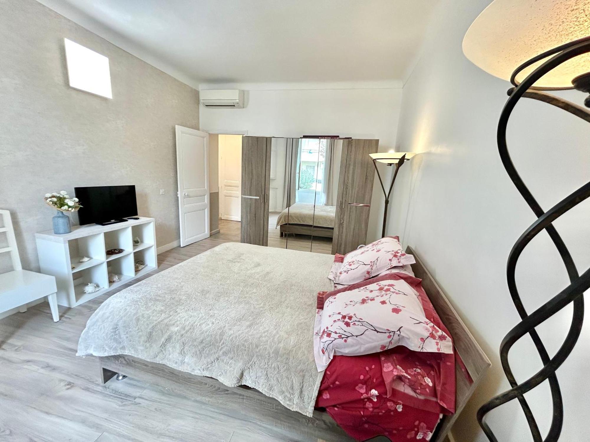 Amiral Courbet Apartment Juan-les-Pins Exterior photo