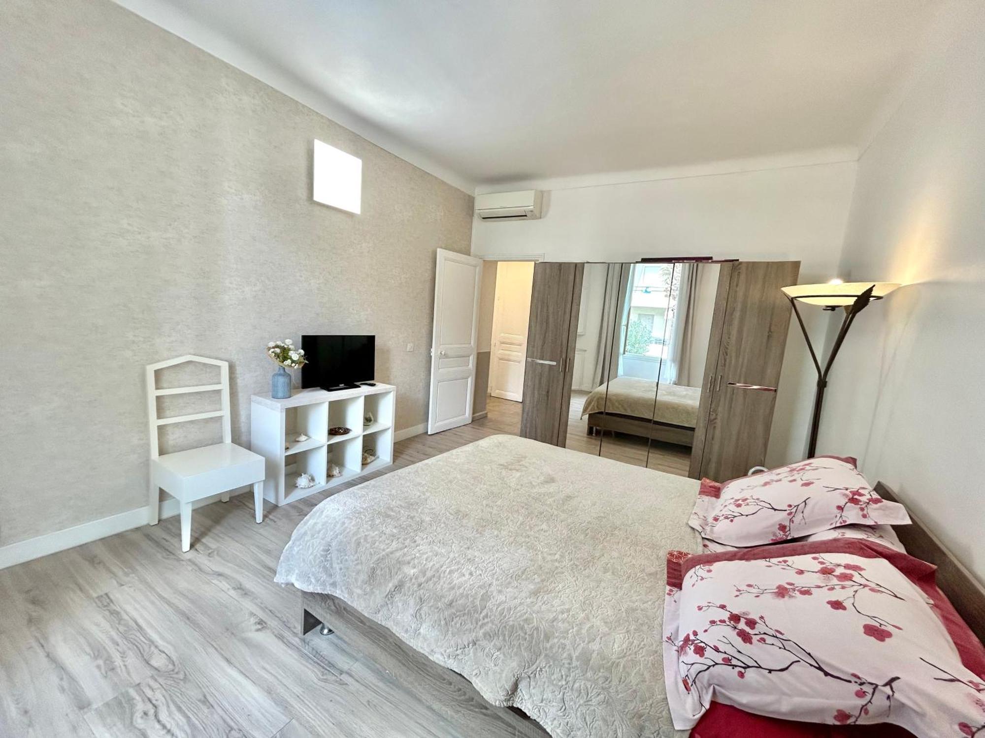 Amiral Courbet Apartment Juan-les-Pins Exterior photo
